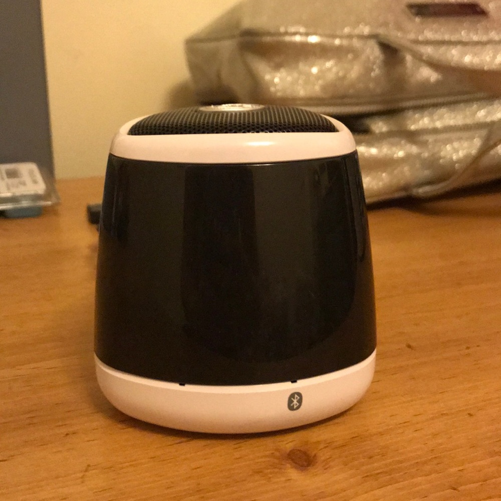 ILive portable speaker